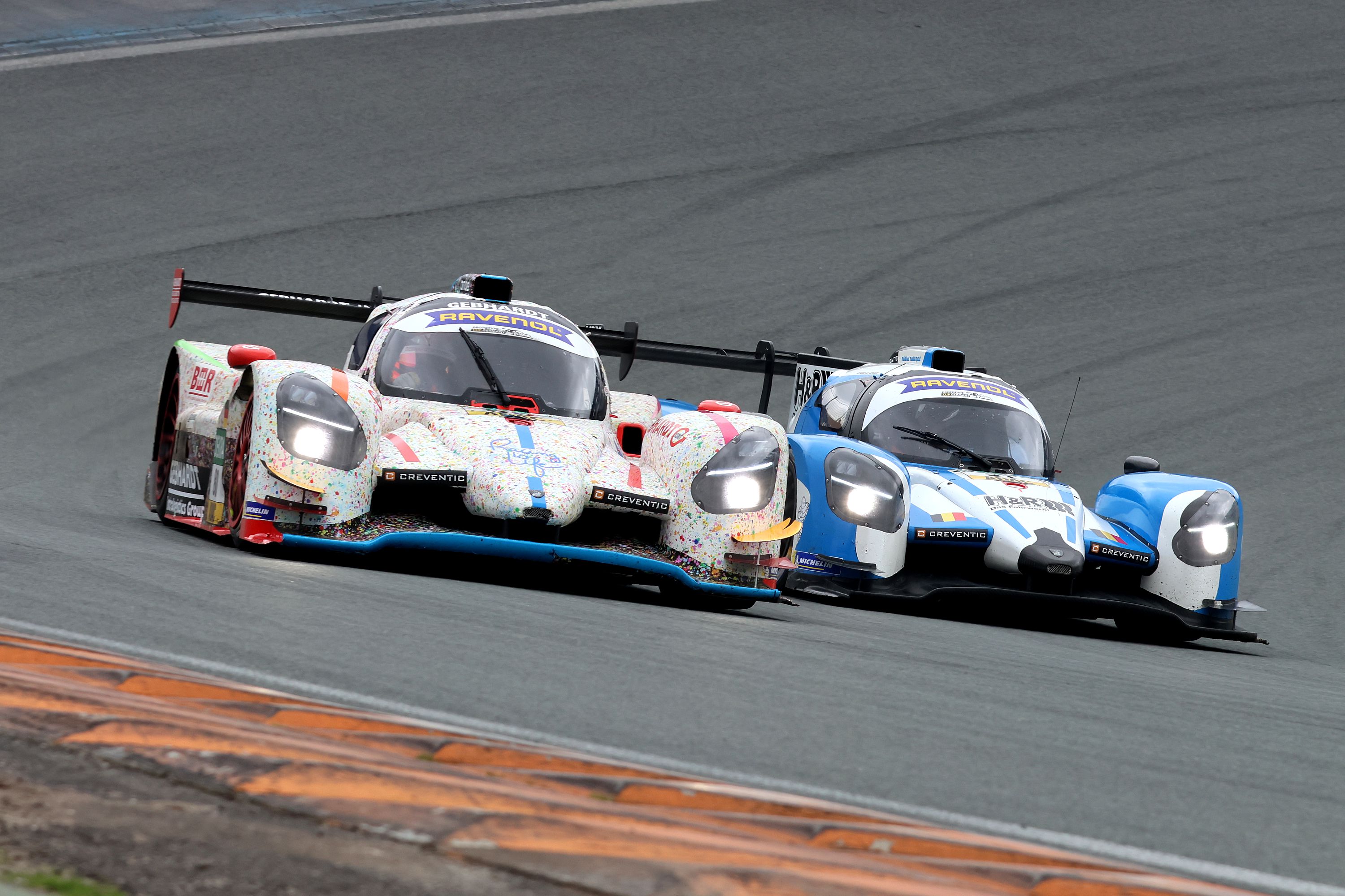 Jacob Erlbacher verteidigt seine Platz im Prototype Cup germany 2024- Zandvoort - Foto: Farid Wagner